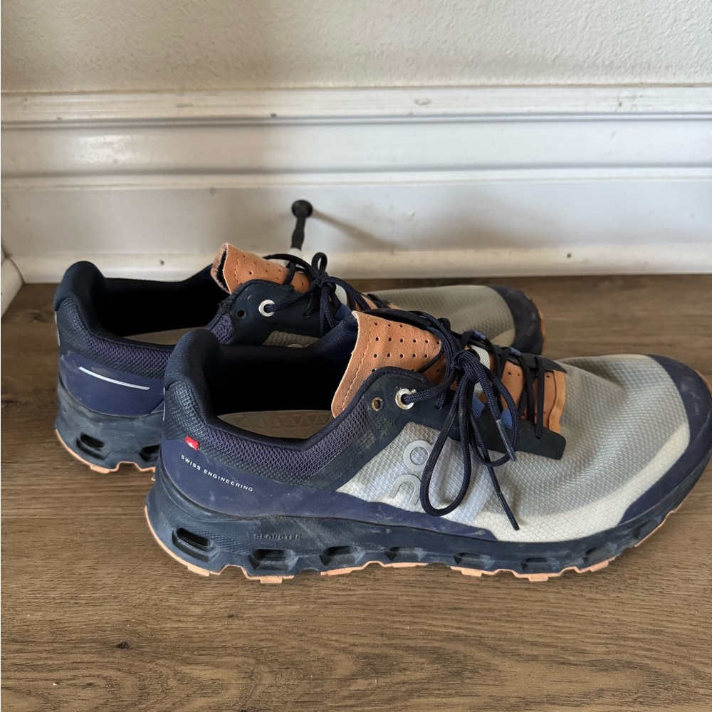 On Cloud Cloudvista Trail Running Sneakers in Midnight Copper Size 11